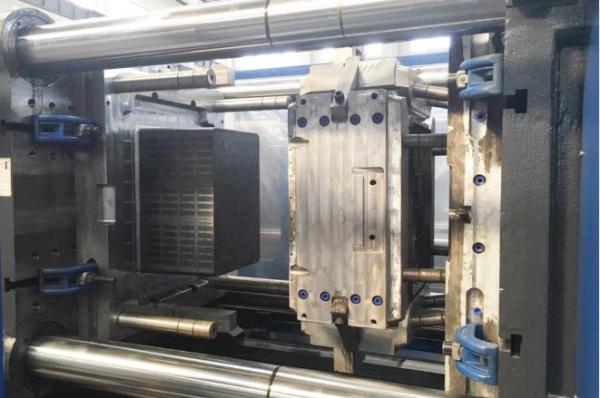 250 T Small Plastic Injection Molding Machine Tie Bar Structure Design