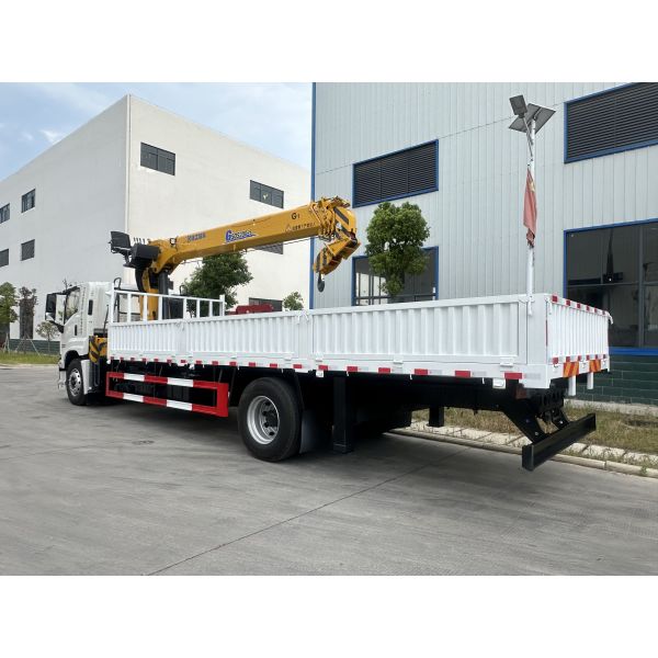 Isuzu Giga Hino 700 4X2 Folding Arm Crane 8 Tons Truck Mounted