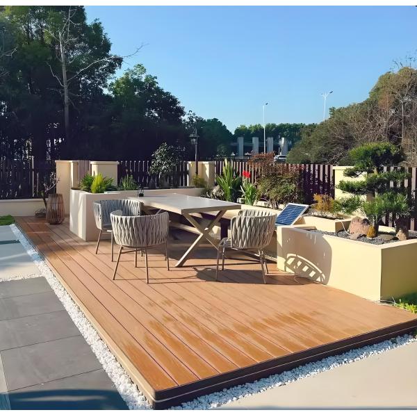 Plancher en alliage d'aluminium de couleur bois recouvert de TPE pour le parc du balcon de la cour