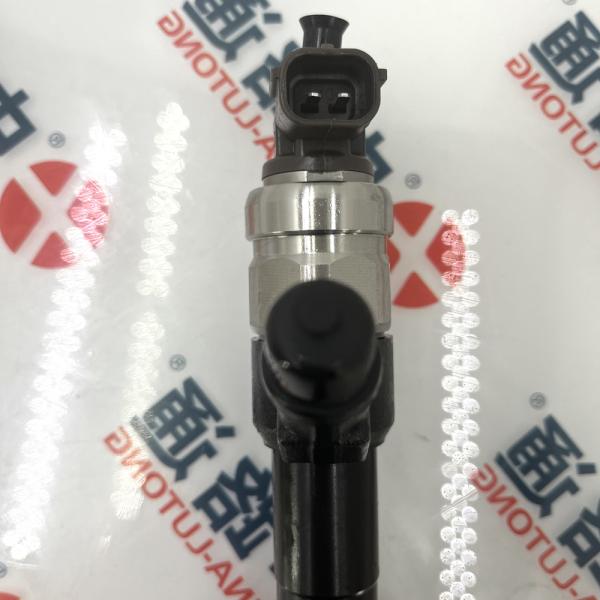 095000-8011 Diesel Engine Fuel Injector for Denso Injector Assy 095000-8011 Common Rail Fuel Injector 095000-8011 095000-8010 095000-8910 095000-8911 truck injector for HOWO A7