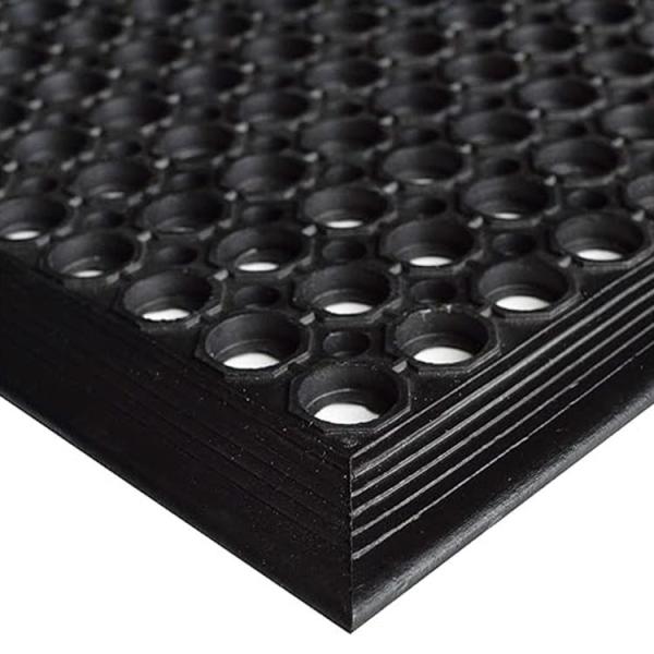 1m X 1.5m X 24mm Horse Trailer Rolls Horse Trail Mats With Holes Which Prevents Water Build-Up