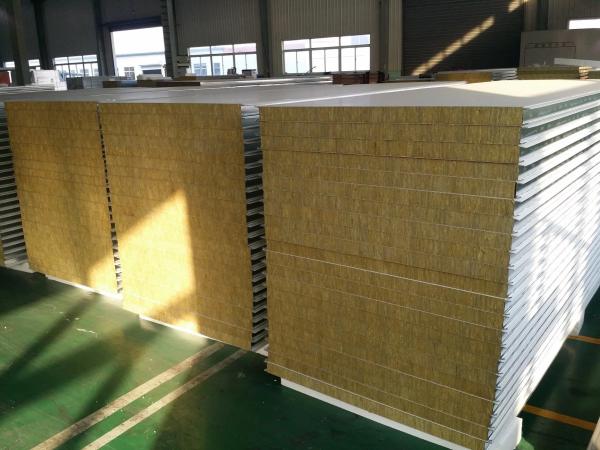 1200x600mm 2440x600mm Tamanhos Painel de sanduíche de concreto para armazéns Materiais de núcleo EPS