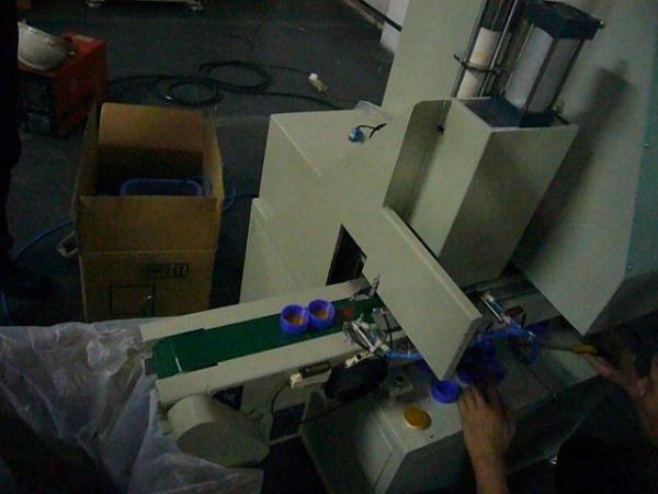10ml-1L比例した油圧装置が付いている高速プラスチックびんのブロー形成機械