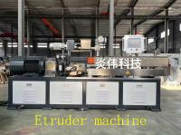 Extrudeuse à double vis conique à grande vitesse pour une solution polyvalente de traitement des matières plastiques