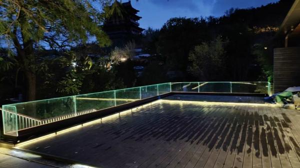 U Channel Aluminum Glass Balustrade With LED Light For Outdoor Balcony