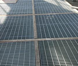 La presión de acero de carbono Q235 Q195 soldó con autógena la reja de acero 11w4