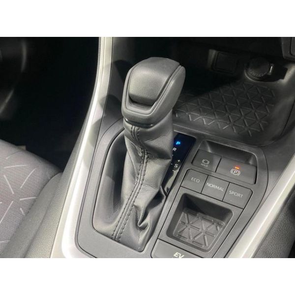 Toyota RAV4 Hybrid Adventure Edition 4WD Modelo con Techo Panorámico, Cámara Panorámica, Sistema de Mitigación de Daños por Choque, Radar Láser, Control de Crucero Automático, Puerta Trasera Eléctrica, Asientos de Cuero, Calefacción