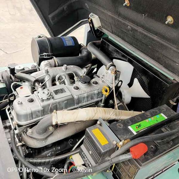 4 Ton Off Road Forklift Truck Diesel Power Automatic Transmission Triplex Container Mast