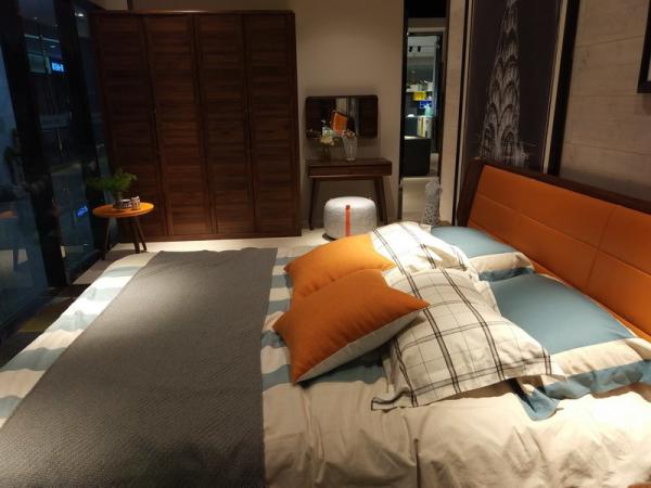 2017 New design of  Leather Upholstered headboard Bed by Walnut wood frame for Young Apartment  bedroom furniture use