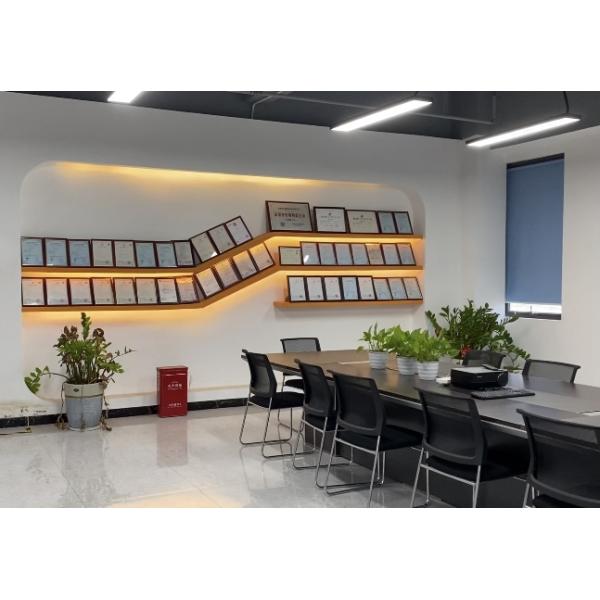 Máquina de soldadura refrigerada por aire de 2000W para soldar acero inoxidable / acero y aluminio