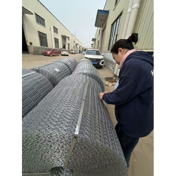 Wire Diameter 2.6mm Offshore Pipeline Counterweight  Spot Welded Wire Mesh For Everglades Gas