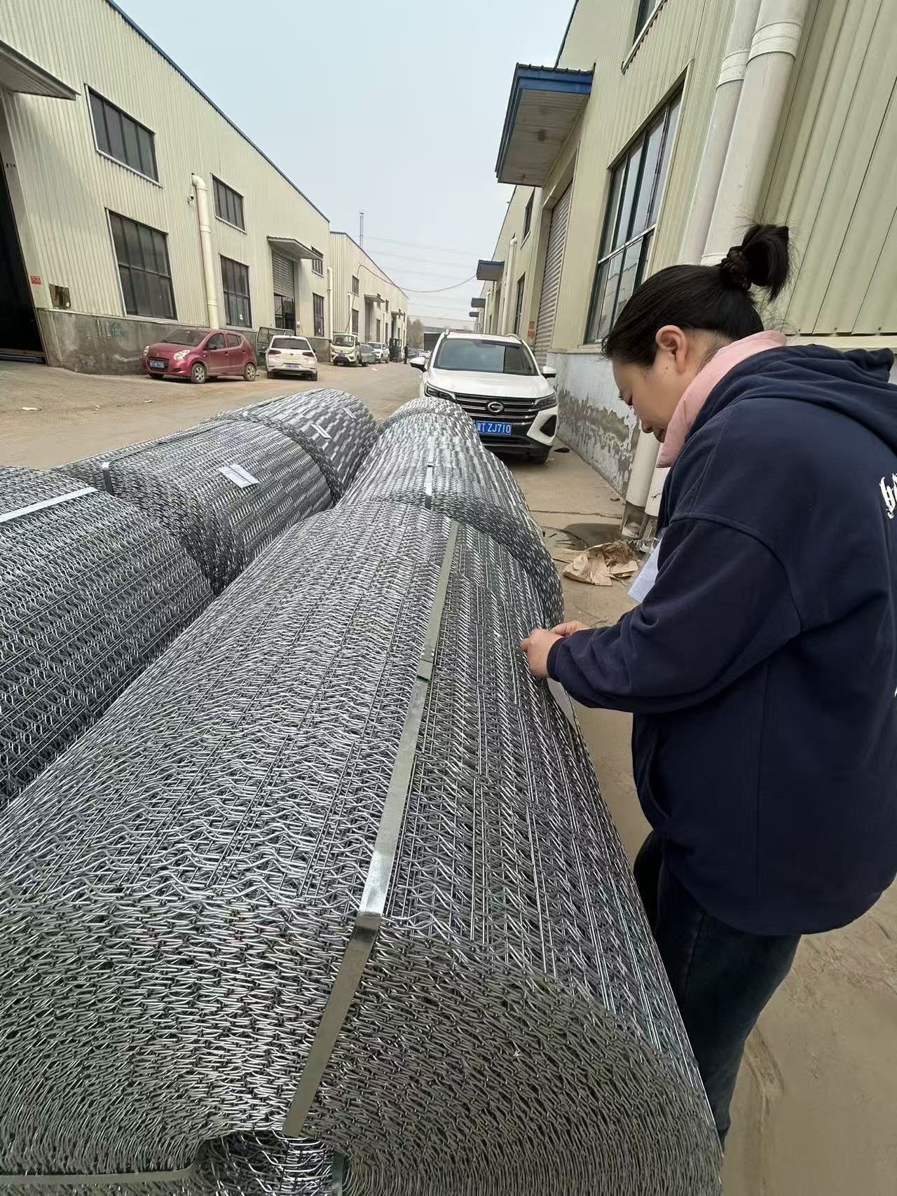 Durable Ten Lines Welded Galvanized Wire Pipeline Reinforced Mesh For Oil And Gas