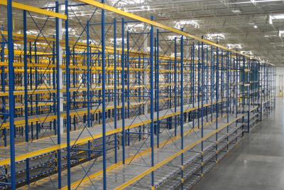 Cremalheiras resistentes industriais do armazenamento com o Decking do fio para o centro de distribuição da logística