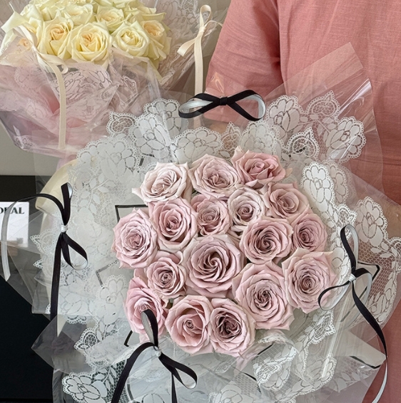 Small lace waterproof packaging paper, flower packaging, opp film, bouquet packaging paper, fresh flower art, bouquet packaging