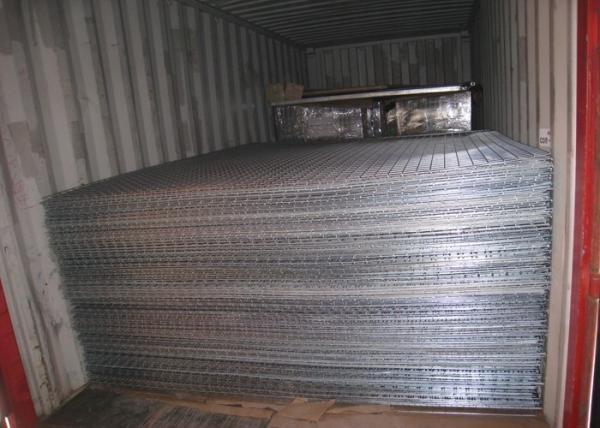 Custom 3D Welded Wire Mesh Panels For Sport Field Garden High Strength