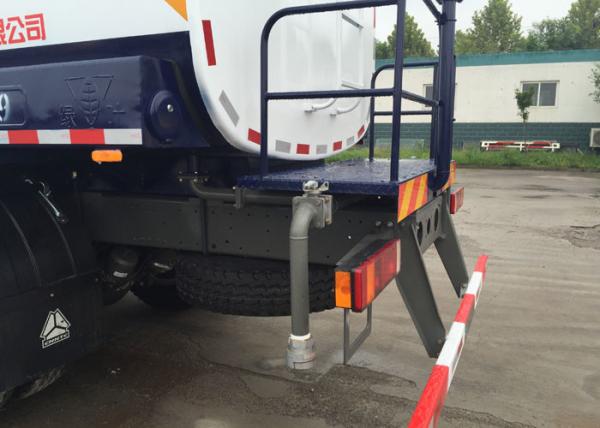Molhe polvilhar o caminhão de tanque SINOTRUK HOWO LHD 6X4 18CBM para a pulverização do inseticida