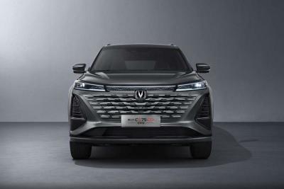 143Nm Torque Changan Petrol Car CS75 Plus Sleek Lines Dynamic Curves
