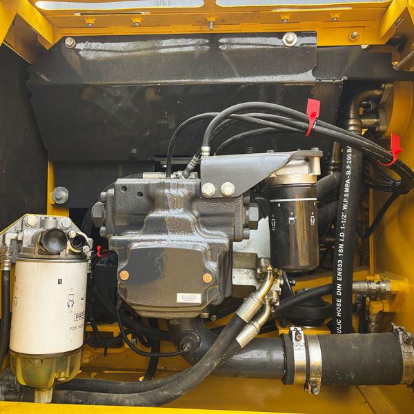 used Komatsu PC220-8 hydraulic Excavator 110kw Rated Power 1m³ Bucket Capacity Spot Good