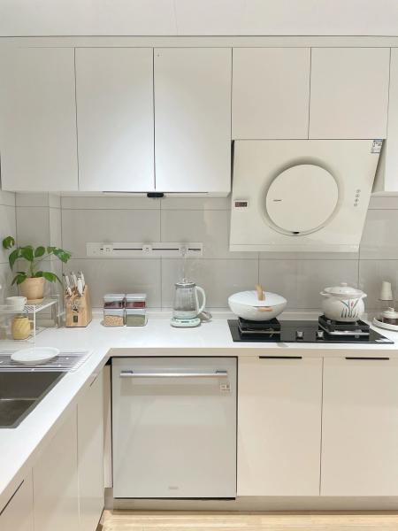 Armoire de cuisine modulaire de luxe en forme de U avec températures de couleur LED réglables