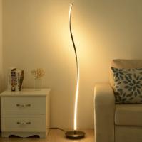 Decorativo único llevada moderno nórdico del espiral elegante de la lámpara de pie de la esquina