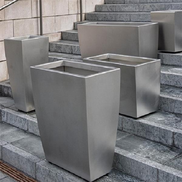 Maceta arqueada del metal de los plantadores de la flor de la creatividad en venta