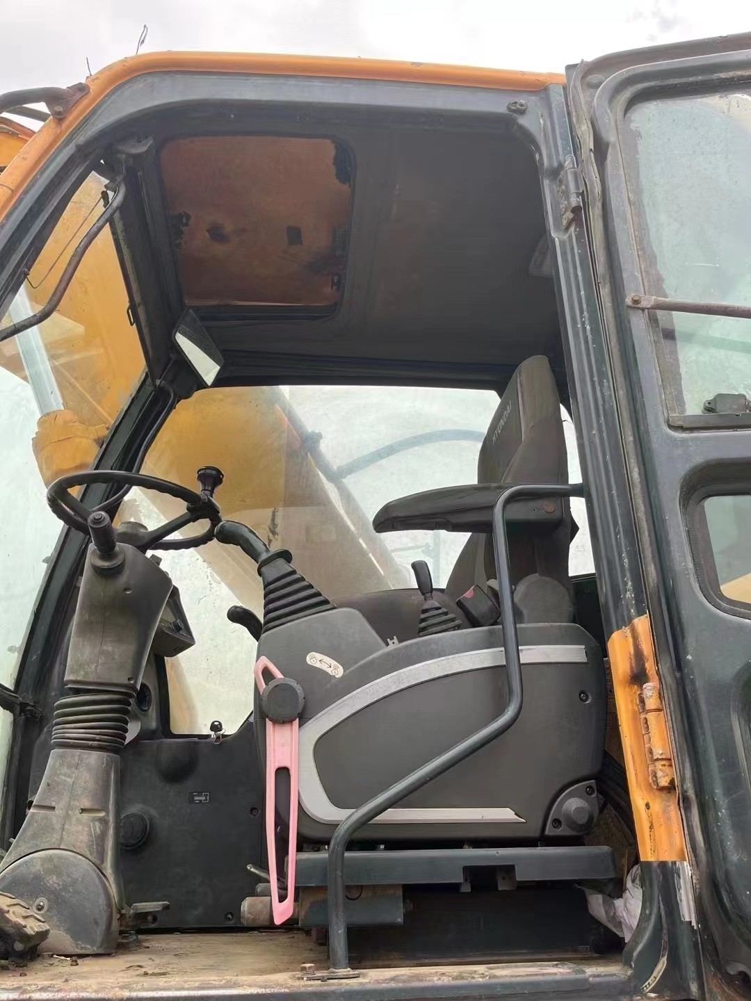 22 тонны Hyundai R210w-9 колесный экскаватор, оснащенный двигателем Cummins B7