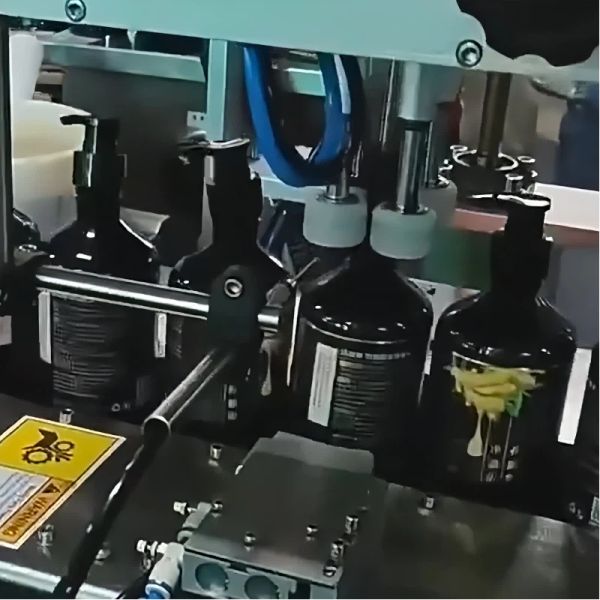 Four Head Servo Capping Machine Customized Automatic Bottle Capping Machine High Speed