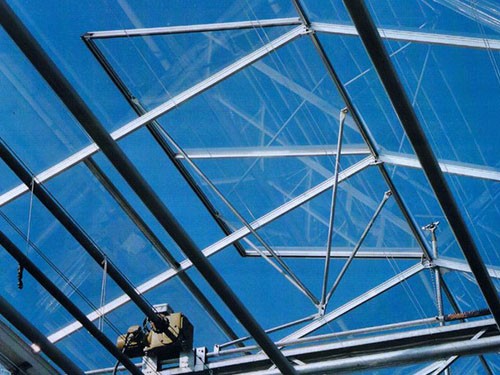 Venlo Galvanized Steel Pipe Greenhouse with Tower Garden and Optimal Shading System