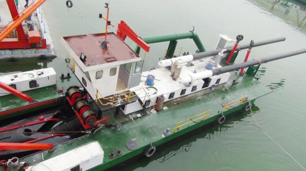 15m Dredging Depth Sand Mining Dredger Sand Mining Dredge Manufacturer with Spud Carriage and Anchoring Booms