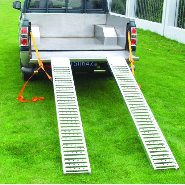 Anti Skid ISO9001 Metal Trailer Ramps Steel Car Trailer Ramps For ATVs