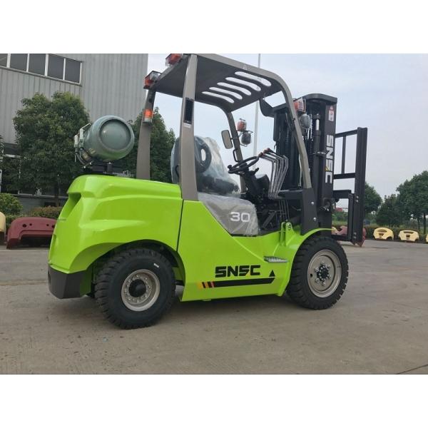 500 мм грузовик на СПГ с двигателем Nissan и регулируемым расположением кабины