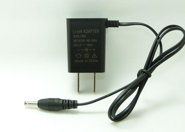 Black / White 3.7 Volt 18650 Battery Charger , US Plug Lithium Ion Cell Charger