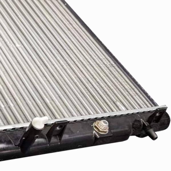 High Quality Auto Parts Radiator 19010AAA51