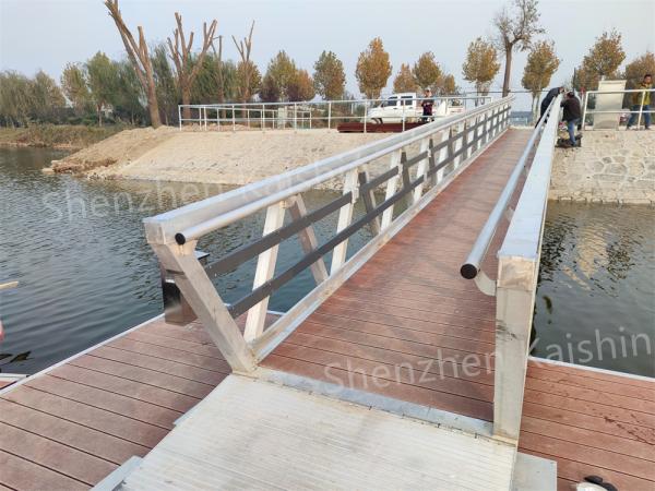 Da ponte de alumínio da aproximação do pontão do acesso de Marina Aluminum Alloy Gangway For do iate do cruzeiro corredor central marinho de flutuação