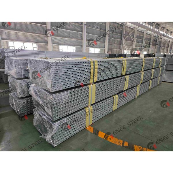 Galvanized Steel Photovoltaic Ground Mounting System with Seismic Support Brackets and Customizable Fabrication