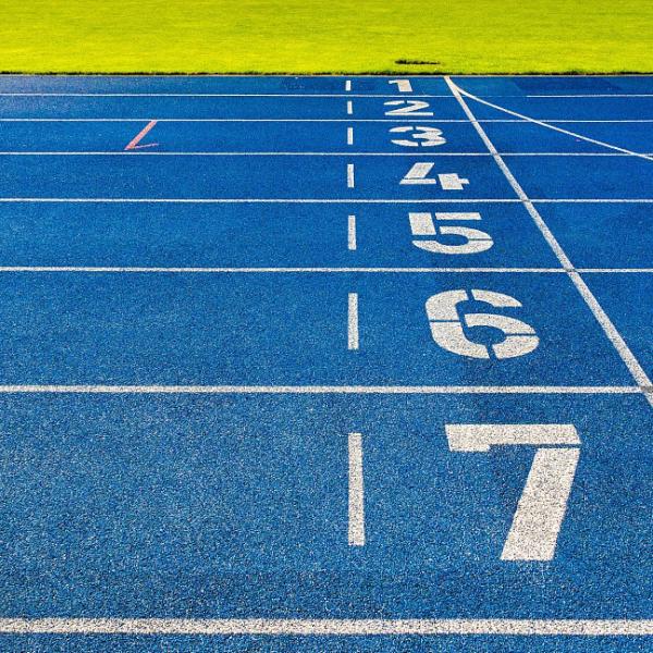 Deportes azules de 13m m Eco que suelan el atletismo de funcionamiento de goma de la escuela secundaria
