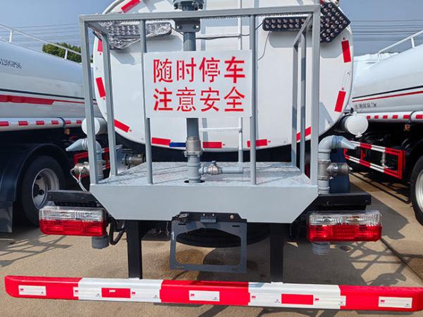 Vente d'usine Dongfeng Petit Mini 6 Weel camion à eau réservoir Capacité 3000L
