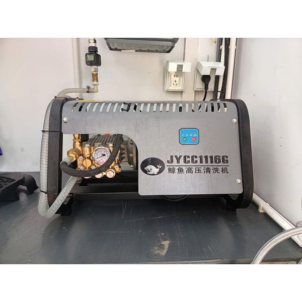 Wall Mounted Car Wash Machine 380V 3.0kw Long Life With High Pressure Pump