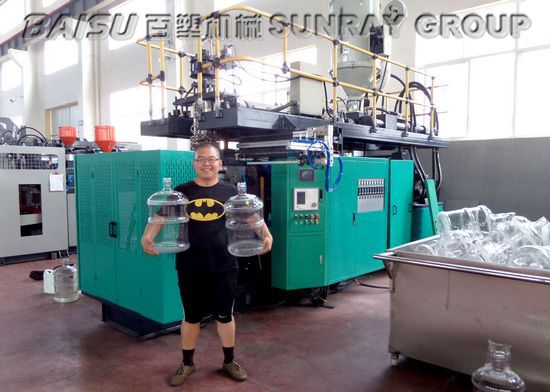 PC Material Horizontal Plastic Bottle Molding Machine Witn Pneumatic System SRB82PC