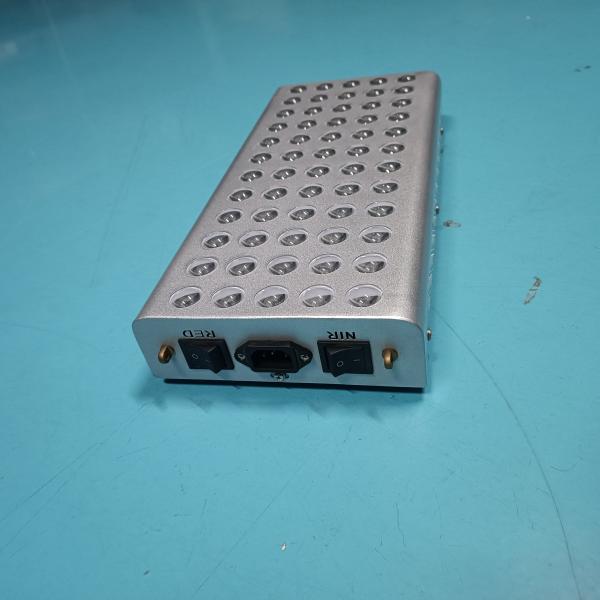 Vieillissement blanc de Grey Low Level Laser Anti de thérapie portative de la lumière 300w rouge