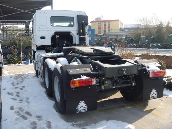 Tractor Truck Cab Semi Trailer Truck , Prime Mover Truck With One Berth