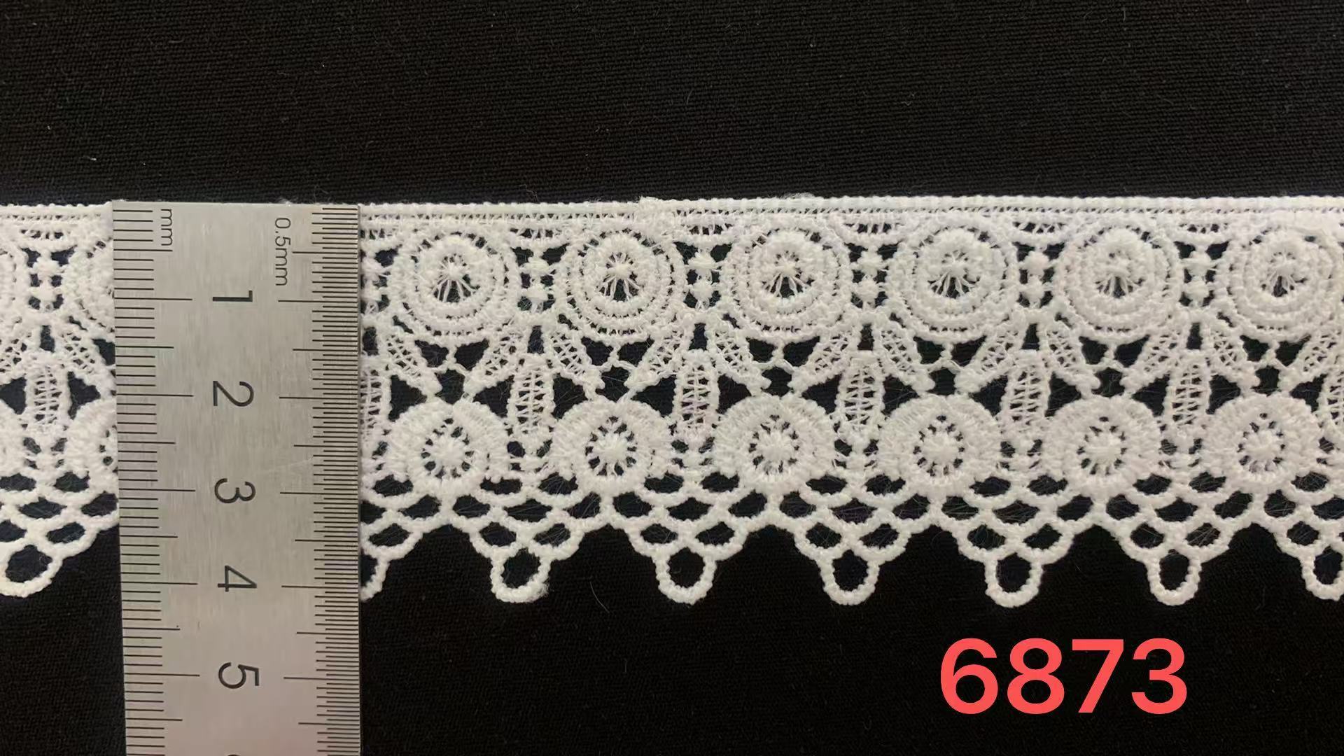 4cm Width Milk Yarn Lace Trim with Scallop Bottom Edge and Fine Hollow Texture for Garment Trimming