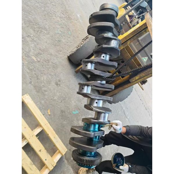 Forged Alloy Steel CAT C-18 Crankshaft Hardened Journal Anti-Fatigue For Heavy Mining Equipment