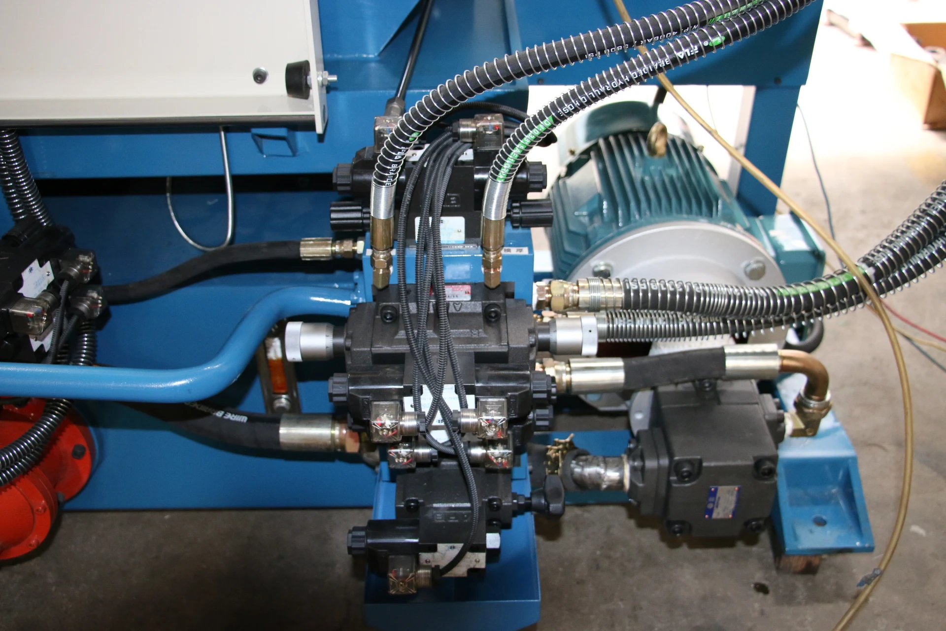 Versatile Hot Chamber Die Casting Machine Zamak 3 5 Beer Opener Die Casting Machine