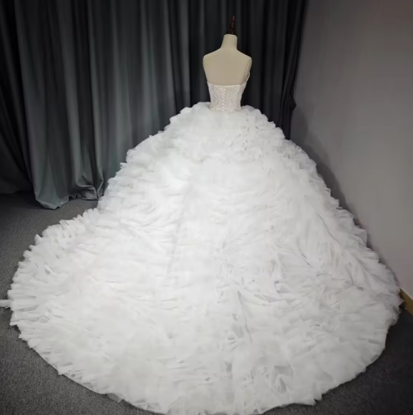 Princess Sleeveless Puffy Ruffle Plus Size Chapel Train Beaded 15 Girl Ball Gown White Tulle Quinceanera Dress