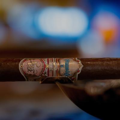 Tailored Hot Sale Cigar Custom Label Sticker UV Gold Cigar Ring Label Private Branding Adhesive Waterproof Cartoon Label Printing Sticker