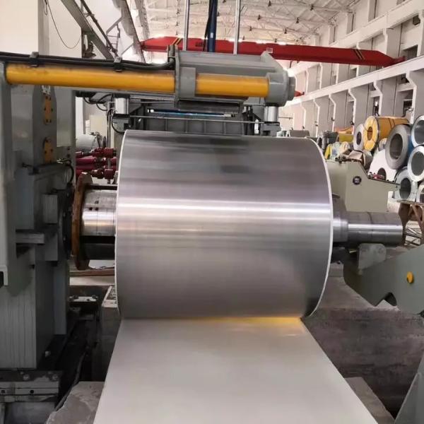 AISI escovou a bobina de aço inoxidável 304 da linha fina 201 0.3mm - 3mm densamente para a construção