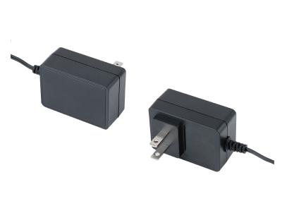 UL Certified Medical Grade AC Adaptador de recuperação automática Proteção contra curto-circuito 85% Eficiência US/EU/UK/AU