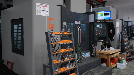 3 Axis CNC Vertical Machining Center LS-1270L Precision Cutting Equipment 15kg