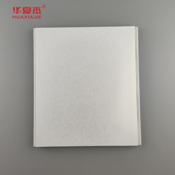 Painel de parede de PVC mais vendido estampado a quente Linha dourada Painel de PVC de teto durável para decoração de sala de estar